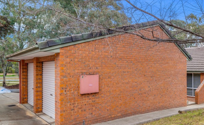 Safe Double Garage in Great Location!