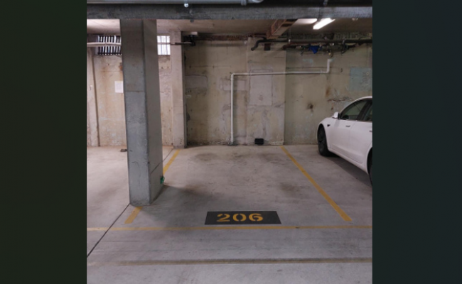 Darlinghurst - Secure Crown Street Apartment Carpark close to Hyde Park