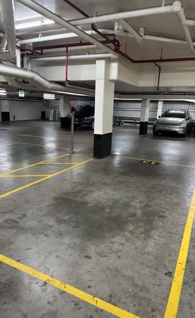 Great parking spot in Waterloo (20 minutes into CBD)