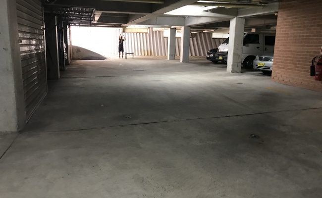 Lockup garage/storage in a convenient place