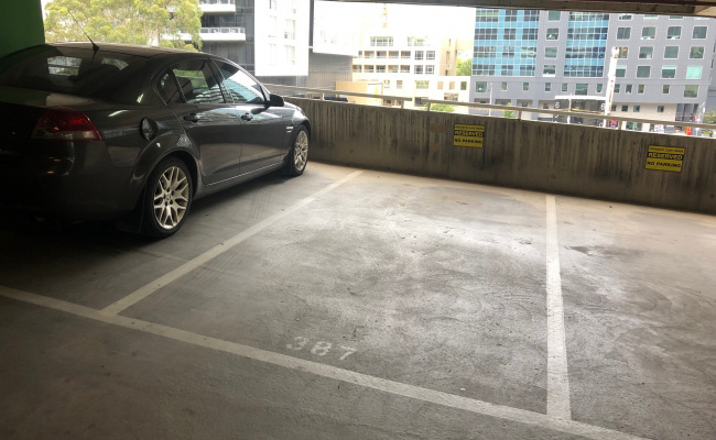 Car Park #389 secure car spaces in South Yarra (near Toorak Rd. / Chapel St.)
