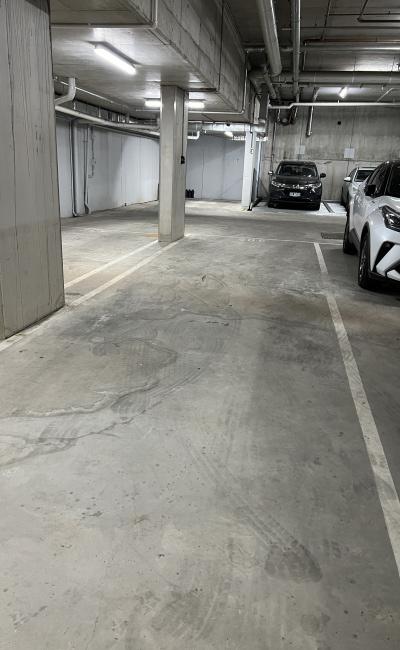 Great parking space near Monash Uni and Caulfield Station.