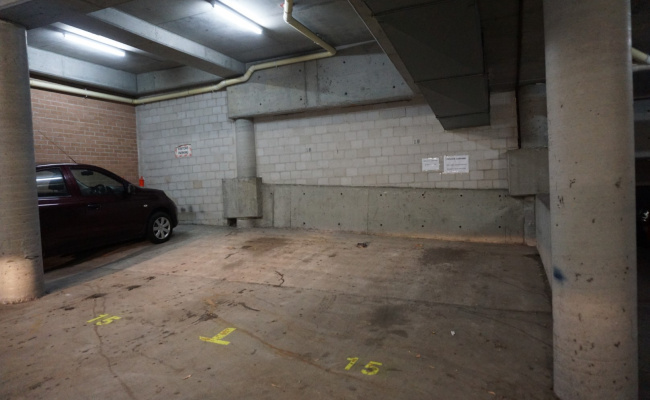 Indoor Car Space w/ Remote - Close to CBD