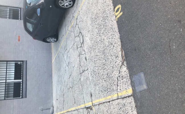 Private 24/7 parking space near St Peters Station
