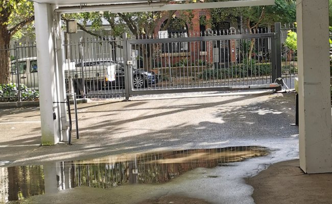 Secure sport in Darlinghurst, 2 mins from st Vincents hospital, across the road from Nas art school
