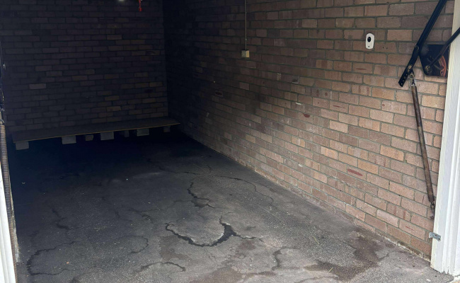 Great parking space near Edgecliff Station