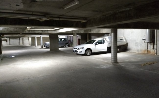 Melbourne - Secure Gated Parking in CBD