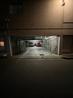 Great parking i Melbourne CBD. Parallel to State library. ONLY AVAILABLE UNTIL 5-NOVEMBER 2023