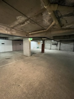 Great parking i Melbourne CBD. Parallel to State library. ONLY AVAILABLE UNTIL 5-NOVEMBER 2023