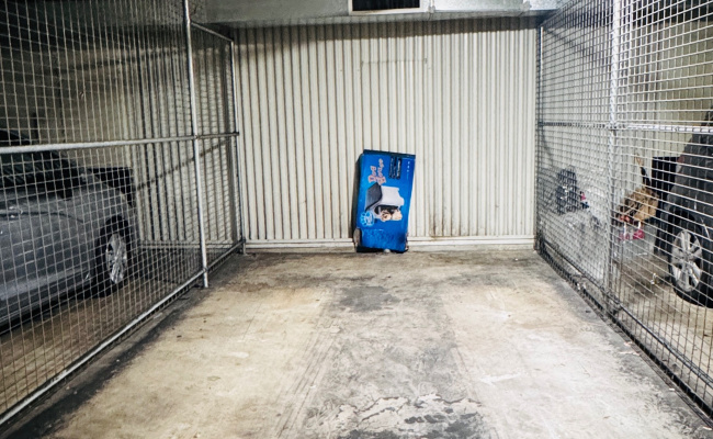 Great indoor parking sydney cbd (lockup garage)