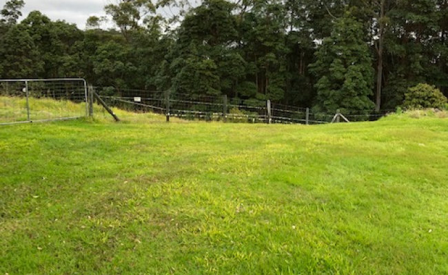 Outside Private Parking Storage for large Caravans, Buses, Trucks, Trailers, Boats etc.