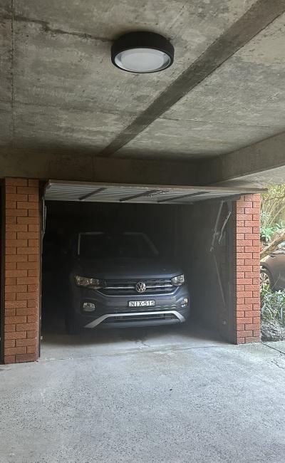 Lock up garage minutes from Bondi Beach
