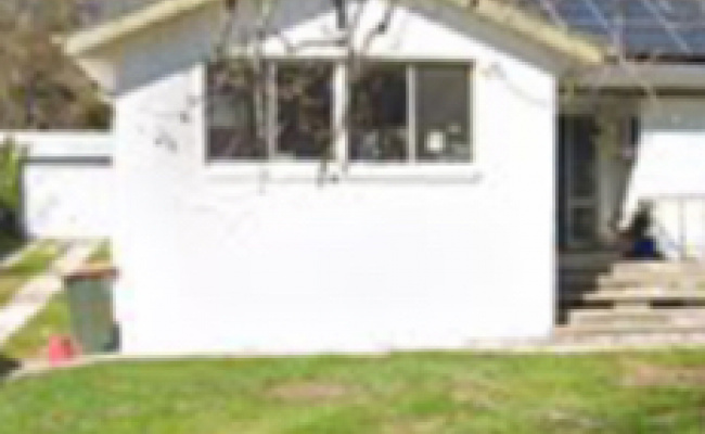Safe space in Lyons, 10 min walk to Melrose Drive! Mon - Fri Access 