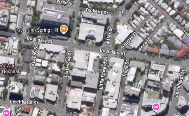 Safe & secure Large 24 hr 7 day park. Walk to CBD, Central Station, St Andrews & Grammar precinct