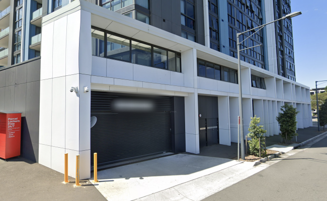 Secure indoor parking - 1 min walk to Wolli Creek station