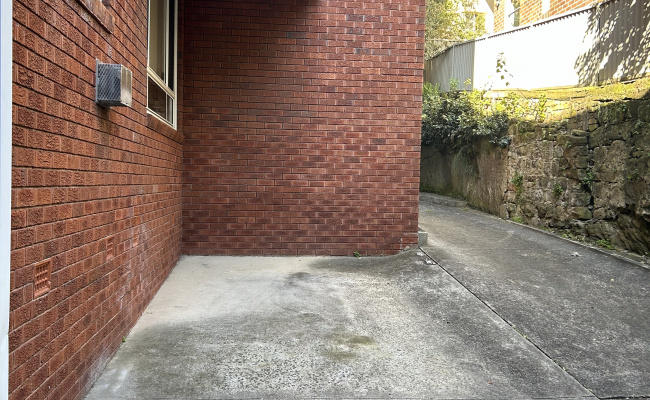 Ideal Randwick parking space close to hospital, shops and 10 minute walk to Coogee beach
