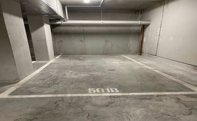 Secure Indoor Parking , 3 mins from Shrine, Royal Botanical Gardens, Southbank, South Melb