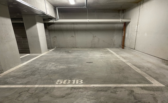 Secure Indoor Parking , 3 mins from Shrine, Royal Botanical Gardens, Southbank, South Melb