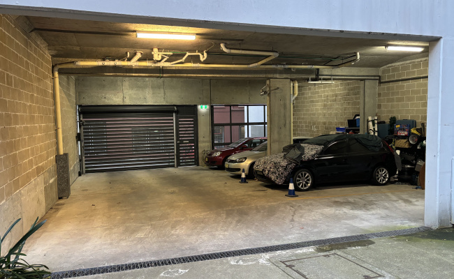 Covered parking space close to William St and Kings Cross