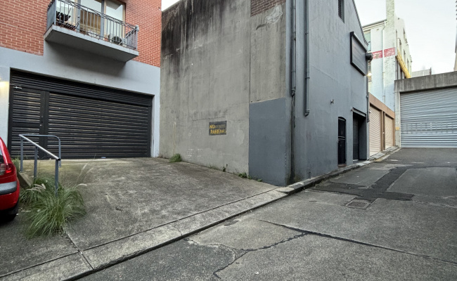 Covered parking space close to William St and Kings Cross