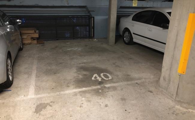 Melbourne - Convenient Parking in Drewery Lane