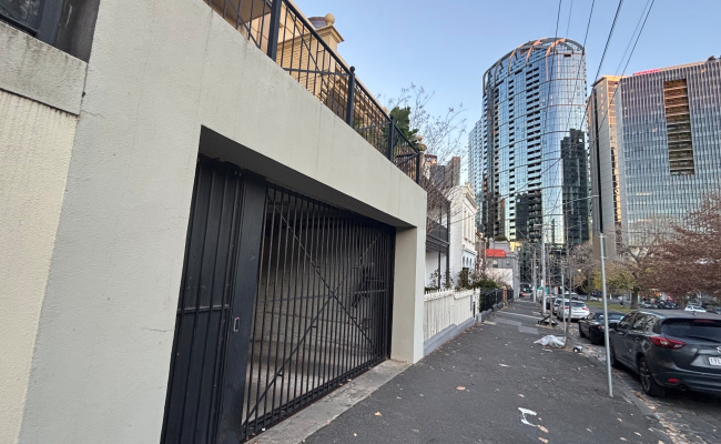 Secure undercover car park for lease Carlton, walking distance to CBD, RMIT & Melbourne Uni