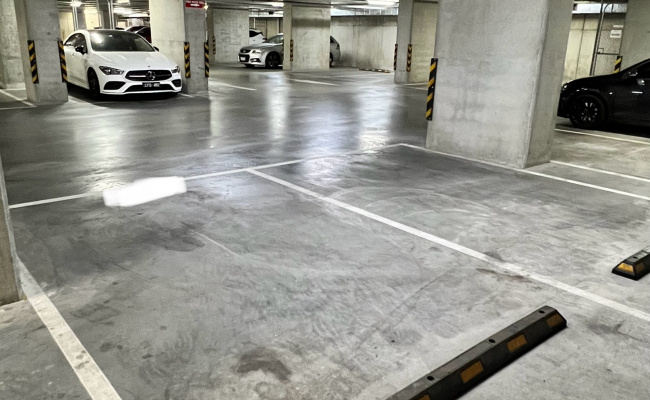 Great indoor parking space close to the CBD