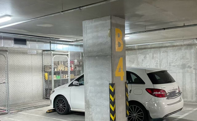 Great parking near Flagstaff - Indoor and secured