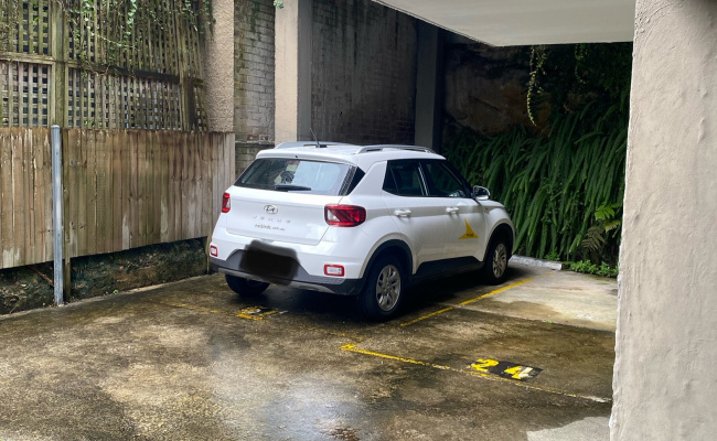 Parking very close to McMahons Point ferry wharf on East Cr street and close to North Sydney station