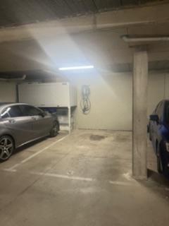 South Melbourne - Secure Indoor Parking close to Trams