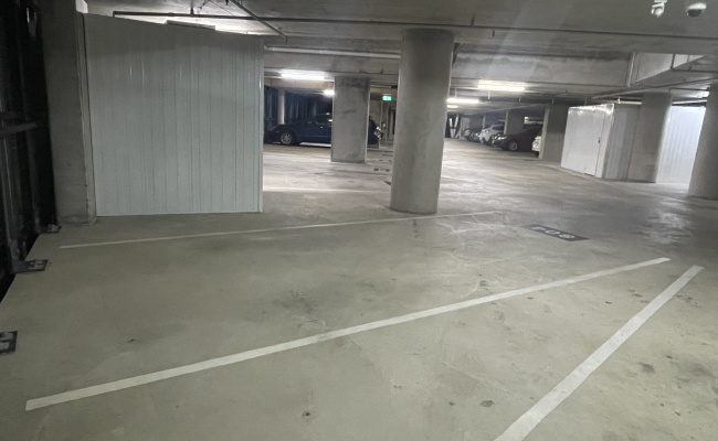 Belconnen - Excellent Indoor Parking Near Woolworths