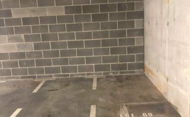 Zetland - Secure Parking near Green Square Station for Motorbike ONLY