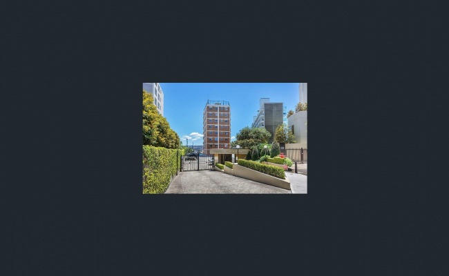 Undercover long term space in Elizabeth Bay loop