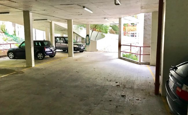 Undercover small space in Elizabeth Bay Loop