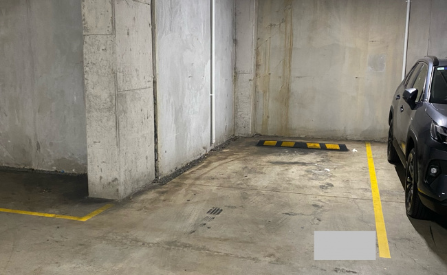 Parking space available for rent next to Liverpool Westfield shopping center