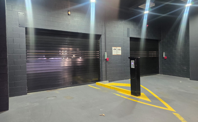 24 hours safe carparking indoor in CBD Close to RMIT Mel Uni