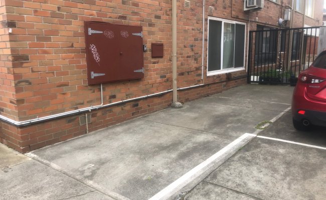 Richmond - Safe Outdoor Parking near North Richmond Station