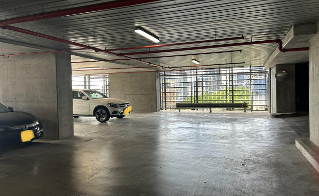 Great parking space near CBD