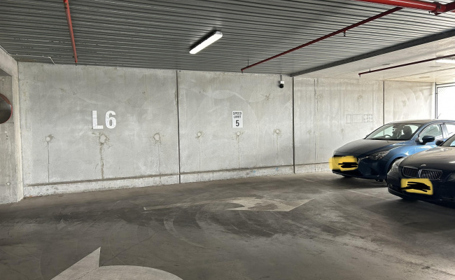 Great parking space near CBD