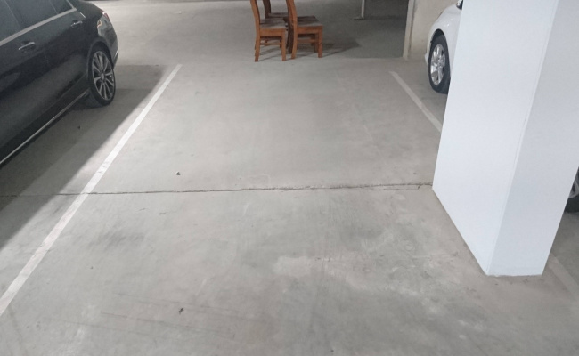 Underground Parking in Braddon - 10min Walk to City