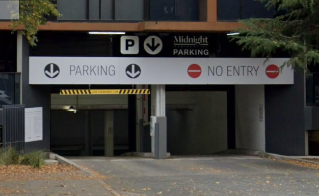 Midnight hotel, secure Indoor Parking, Braddon/Civic/near ANU
