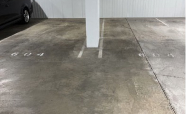Midnight Building ! Elouera Street , Braddon Car space