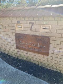 Affordable parking near to bus stop towards Perth city or Fremantle.
