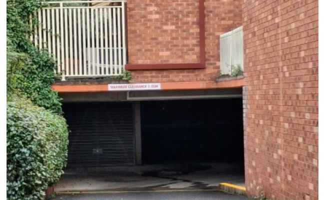 Leichhardt - easy access basement spot