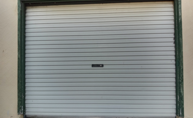 Lock up garage 10 minute walk to PA hospital
