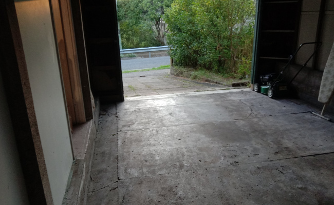 Lock up garage 10 minute walk to PA hospital