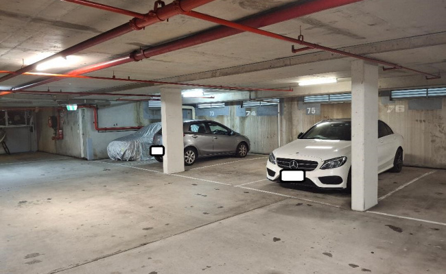 Surfers Paradise - Secure Underground Carpark. Next to a Pole so extra protection for your car.