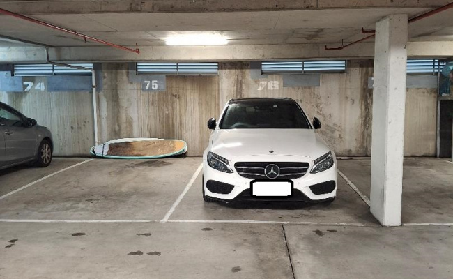 Surfers Paradise - Secure Underground Carpark. Next to a Pole so extra protection for your car.