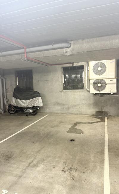 Great indoor parking space in Port Melbourne