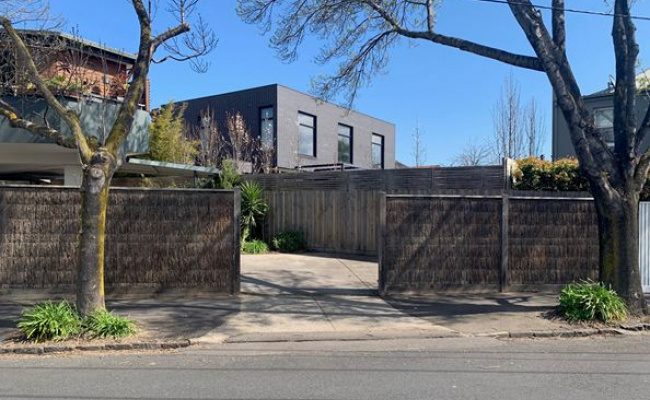 Armadale - Driveway Parking next to Train Station